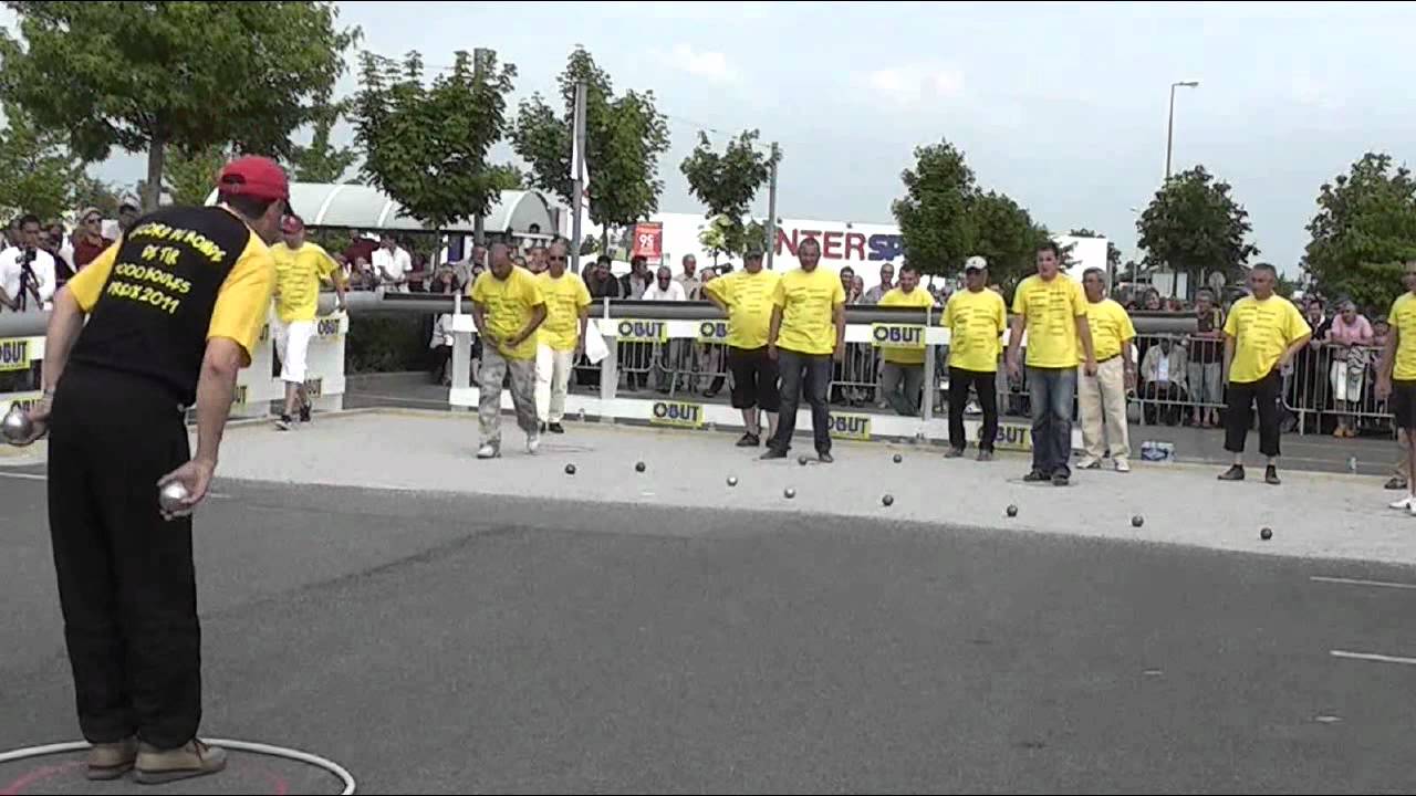 P&eacute;tanque : 1.000 boules dans l'heure &agrave; Dreux avec Christian Fazzino
