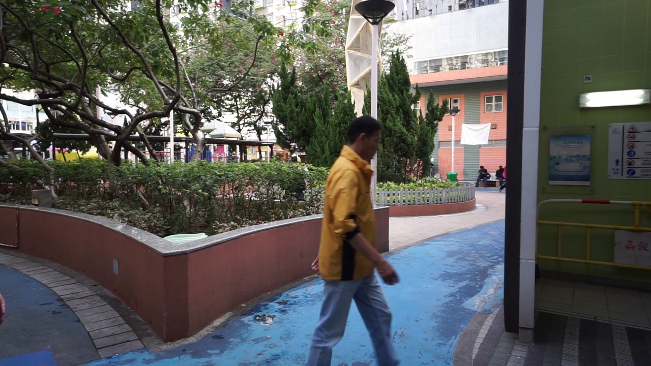 Hong Kong, Mong Kok, walking in Sai Yee Street Garden