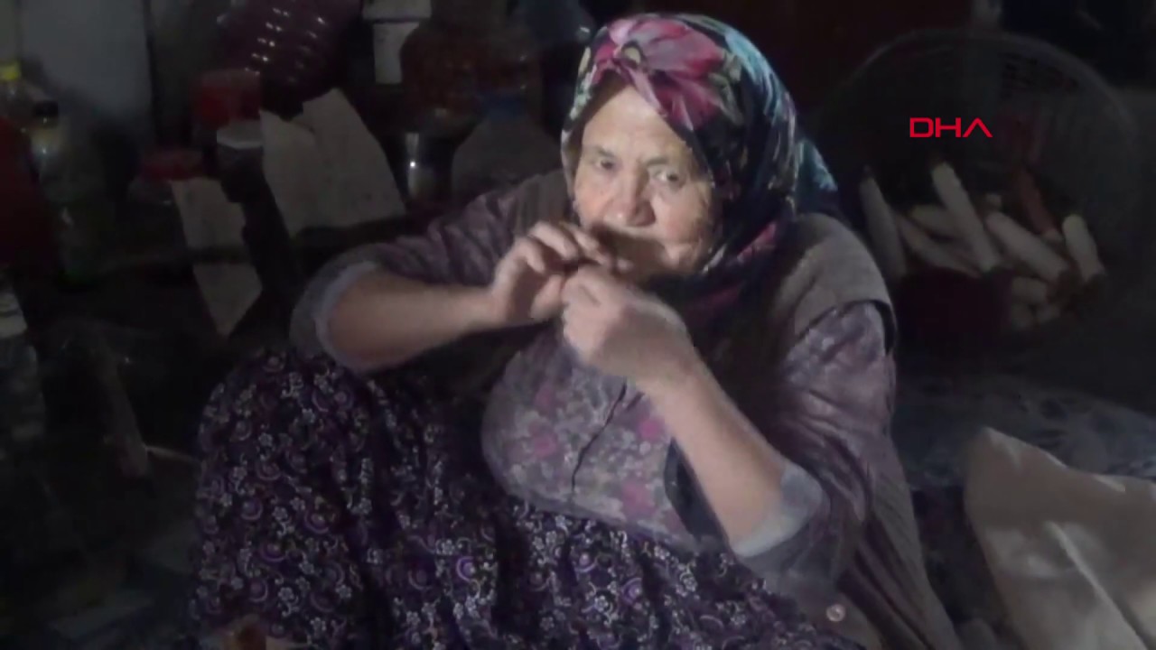 60 yıldır bez dokumacılığı yapıyor