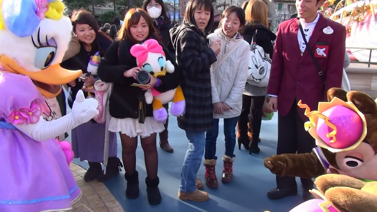 【TDS】チップとデールからデイジーへの誕生日プレゼント【ディズニーシー・プラザ】
