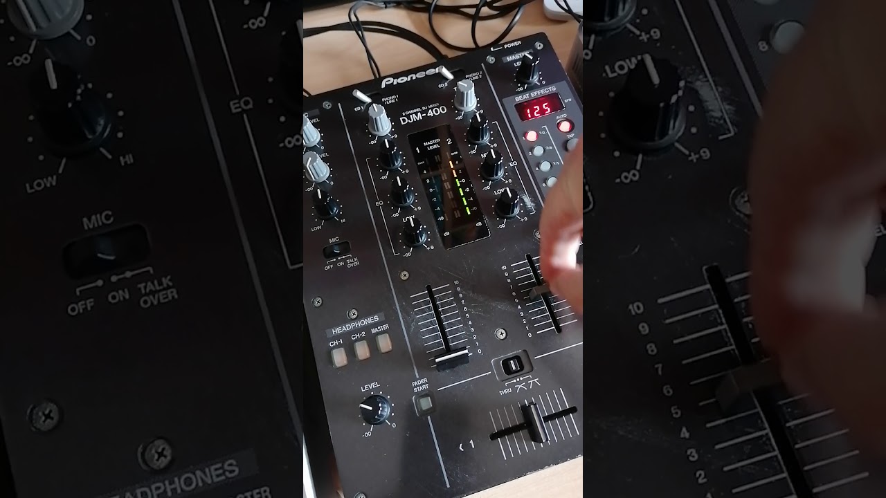 Prodajem Pioneer DJM-400