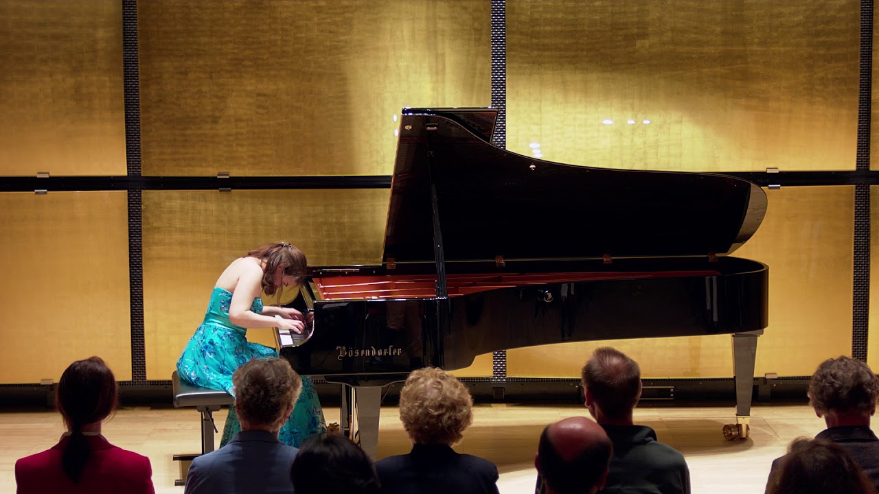 Adela Liculescu plays Liszt - Hungarian Rhapsody no 2