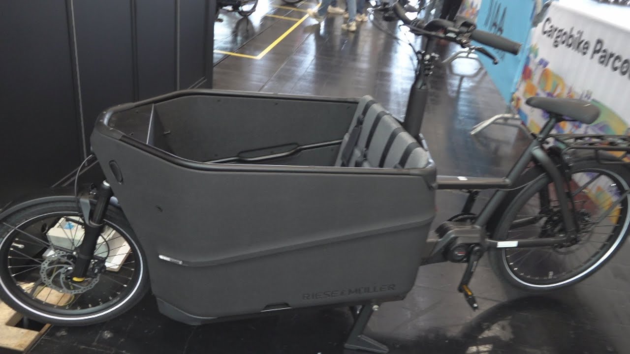 Riese & Müller Transporte Black E-Bike (2025) Exterior and Interior
