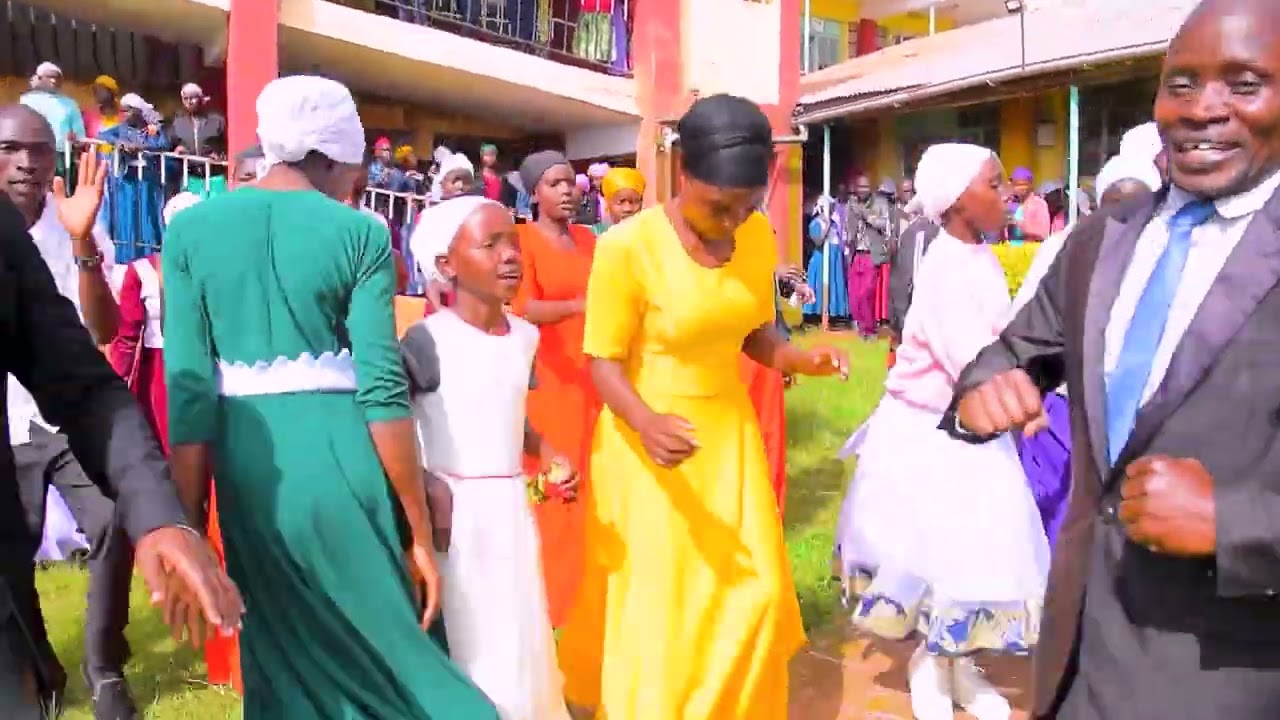 LOOK AT HOW KISII's PRAISE ELOHIM! IT'S NICE TO HAVE MESSIAH IN YOU