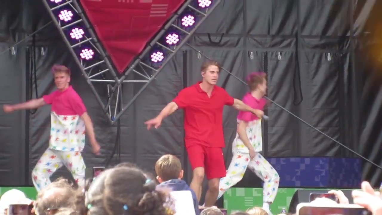 Optreden Like Me Ketnet Zomertour Sint Niklaas 2023 Live