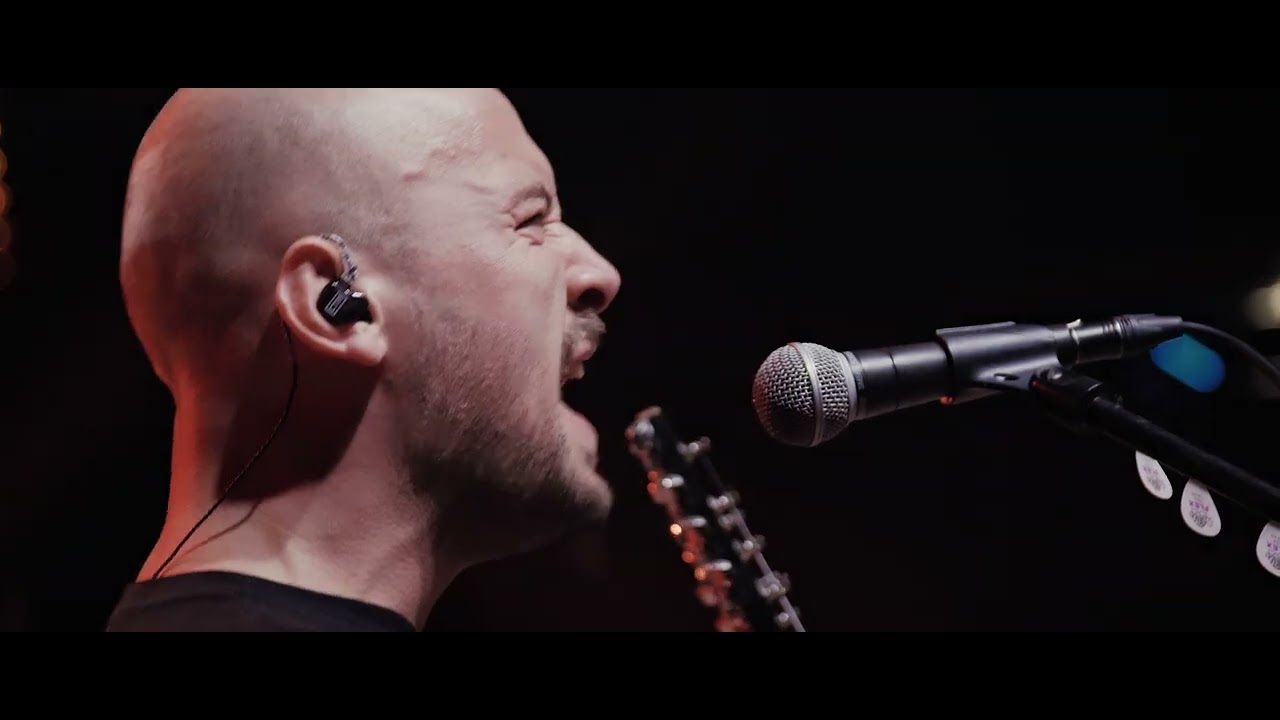 Dvne "Towers" live 