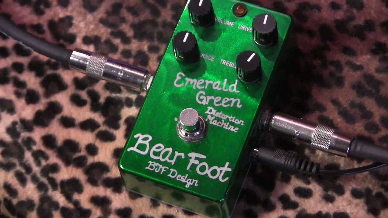 Bearfoot Fx EMERALD GREEN DISTORTION MACHINE demo with Les Paul