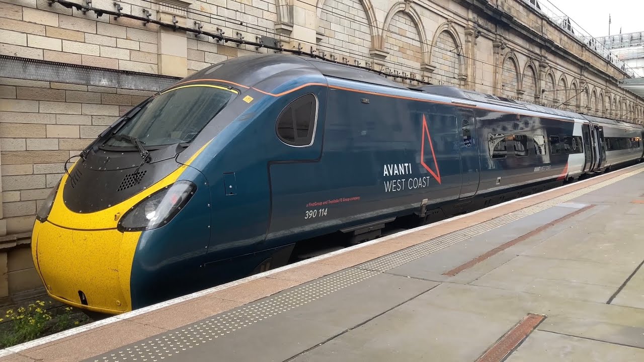 16:52 Edinburgh Waverley to Preston 19:17 - Class 390 Avanti West Coast Pendolino