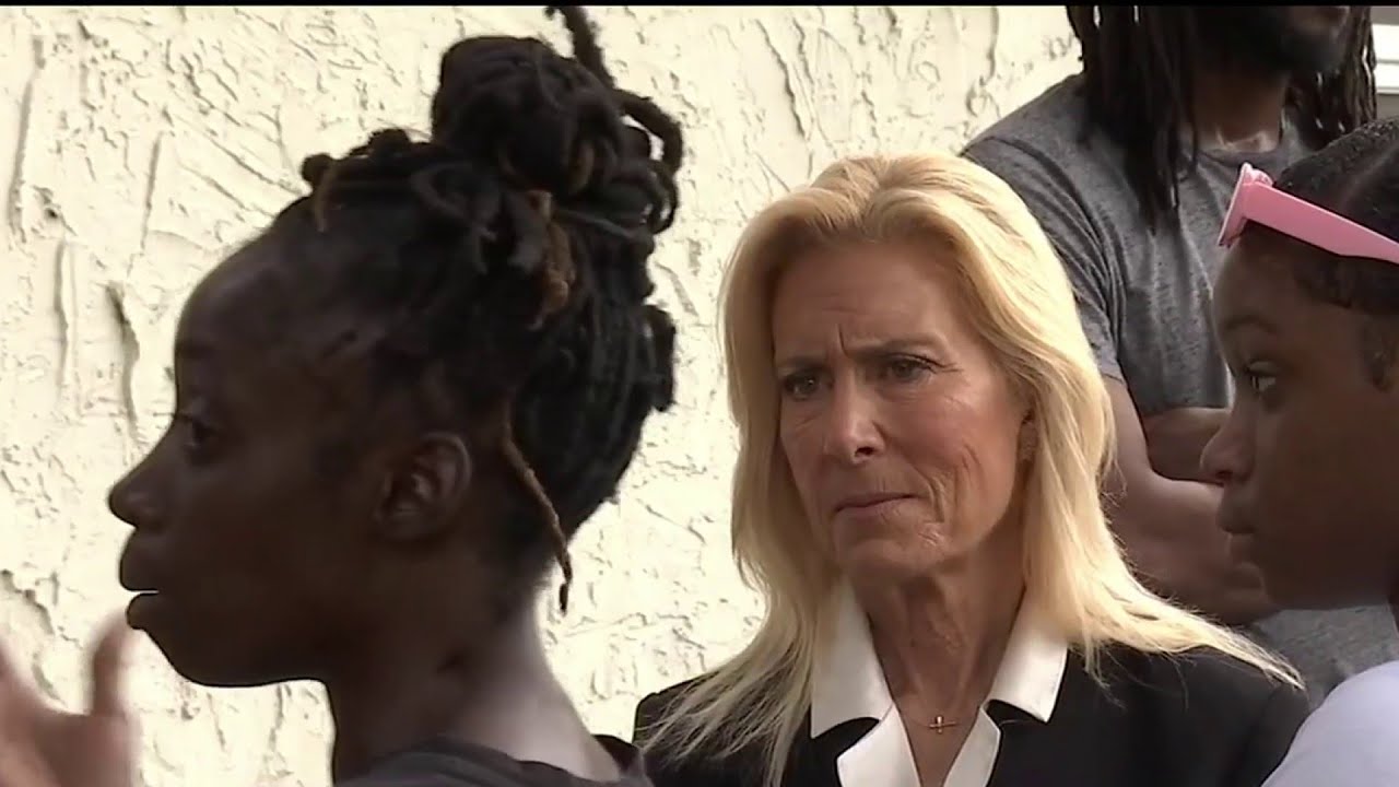 Mayor, city leaders descend on Jacksonville apartments after I-TEAM highlights despicable living...