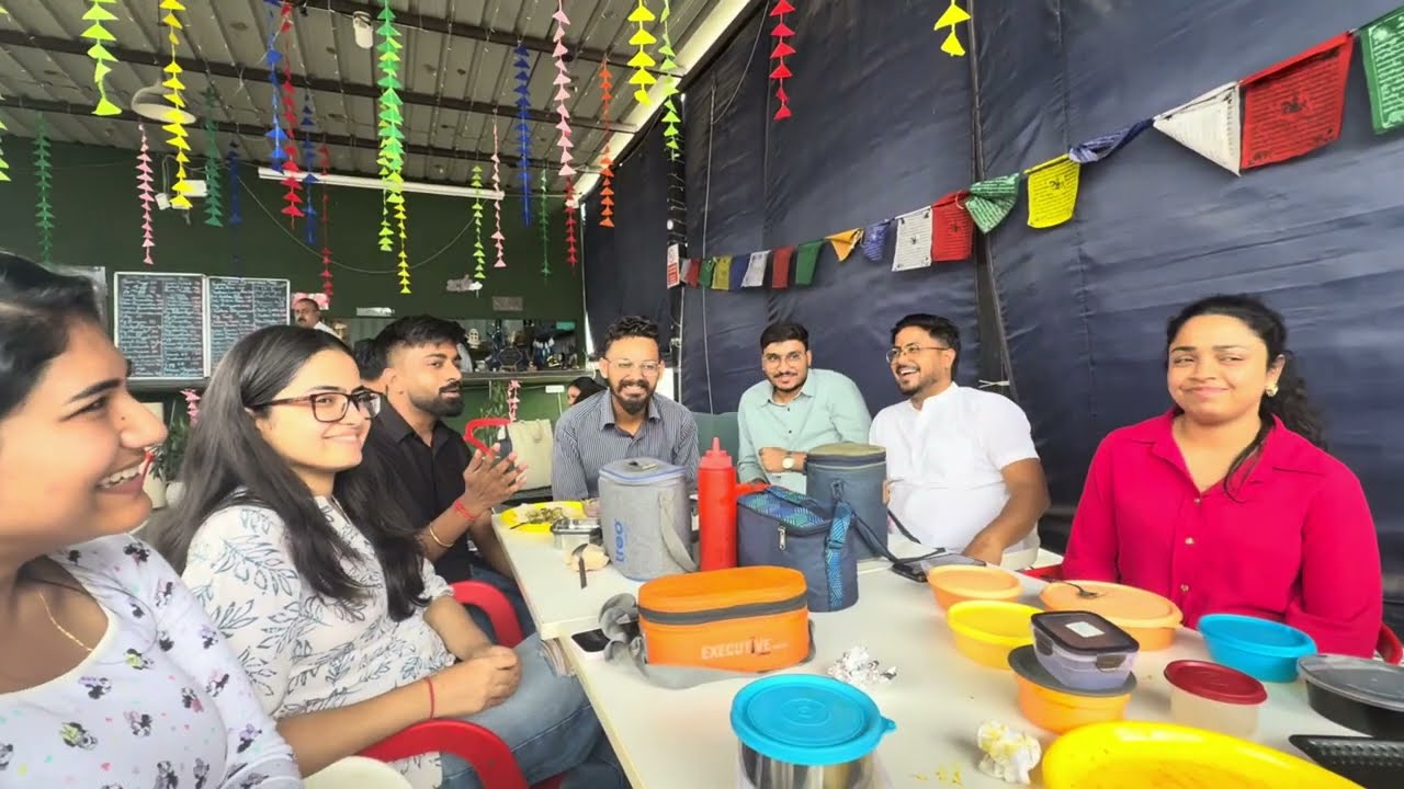 Office mai ho gye hai hamari ladaai 😮