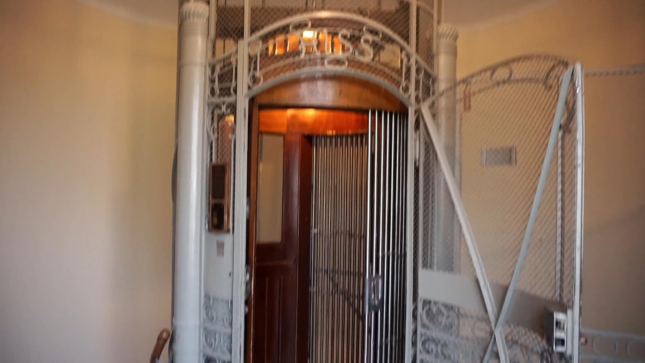 EPIC 1902 Luth & Ros&eacute;ns traction elevator (mod by ASEA) @ Gamla R&aring;dstugugatan 1D, Norrk&ouml;ping, Sweden