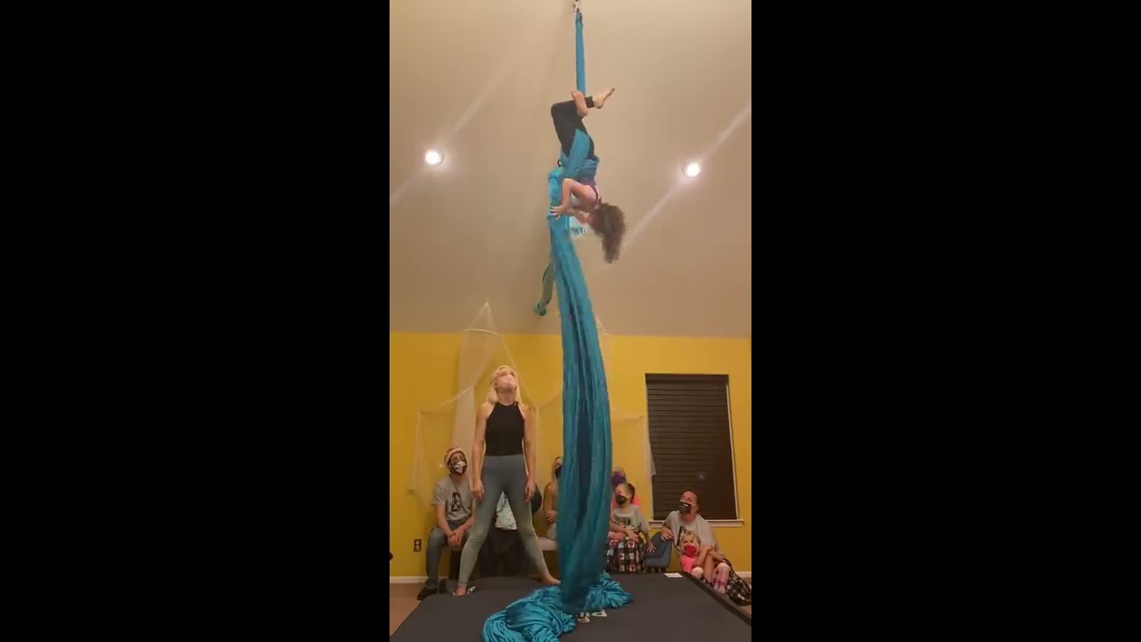 Little Mama's Crazy Drop! 😱😱(The McFive Circus - Aerial Silks)