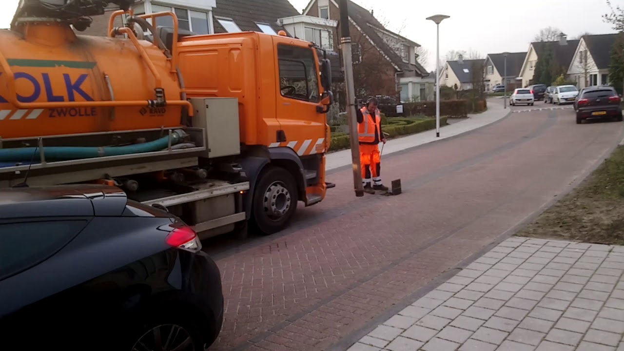putwagen maakt putjes schoon
