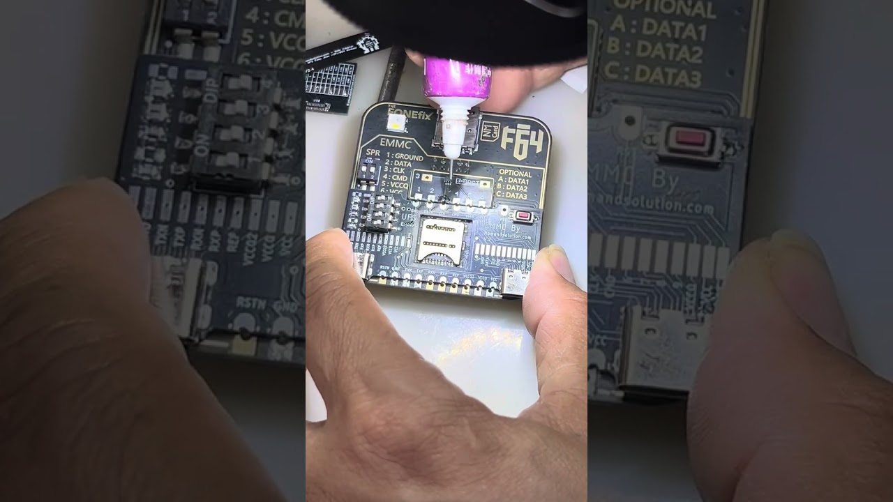 Universal adapter f64