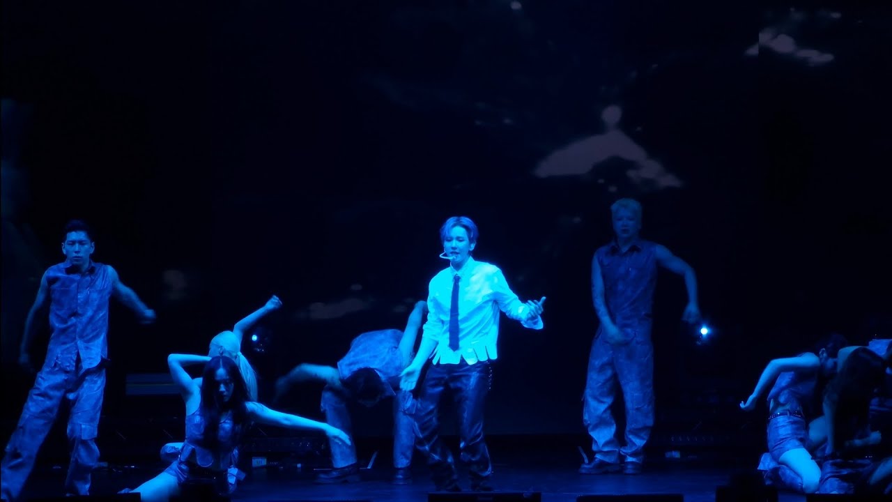Baekhyun (EXO) - Underwater, World Tour 