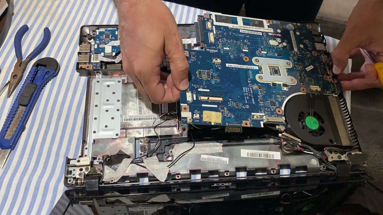 Aprenda a fazer a manutenção da Placa Mãe do Notebook