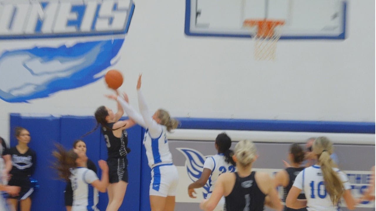 Crunch Time with Chris: Skyline H.S. girls' hoops coach discusses chance for back-to-back-to-back...