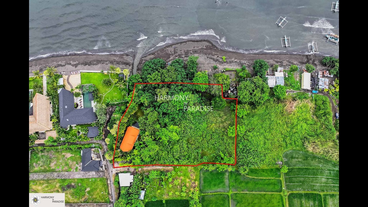 4435m2 Beachfront Land with Villa for Sale in North Bali.