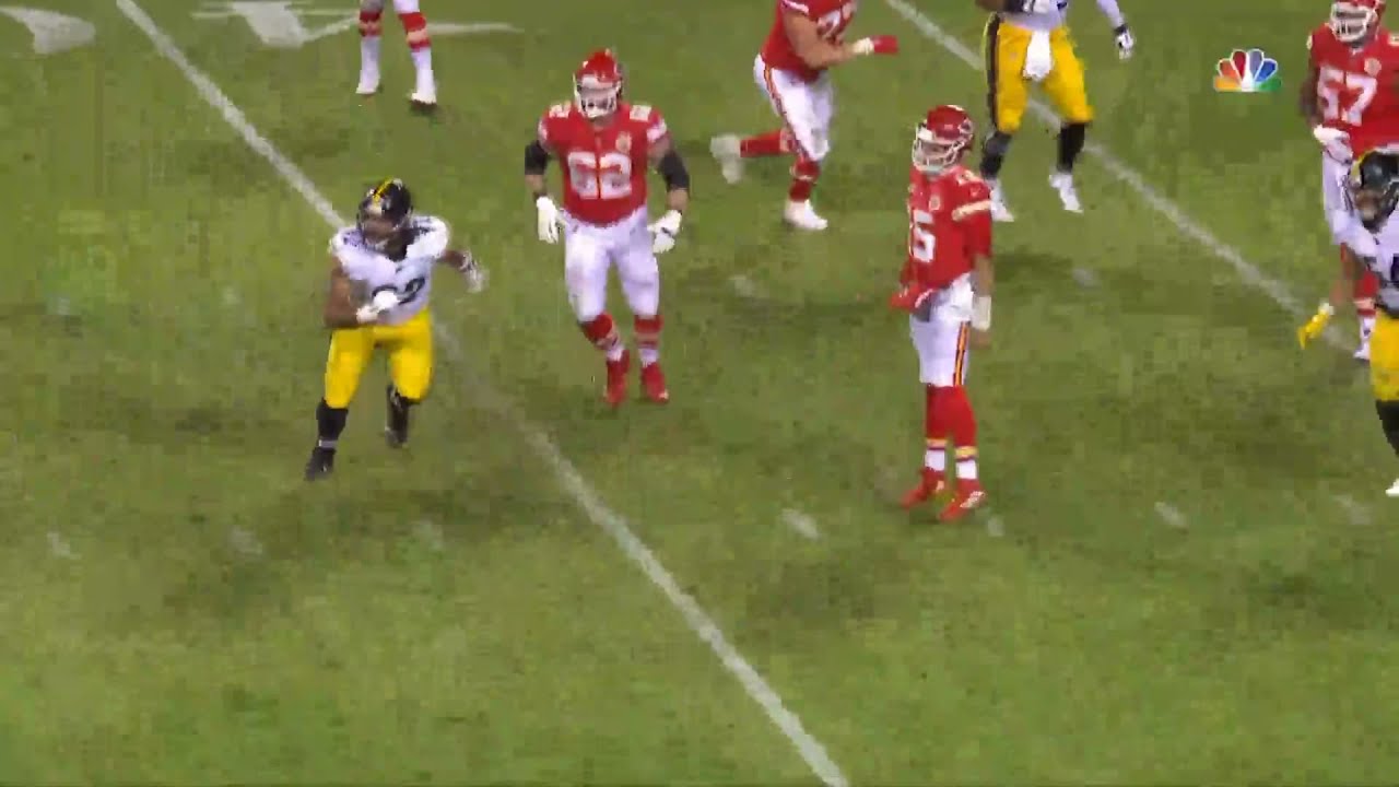 Mahomes Throws Pass 41-Yard To MECOLE HARDMAN