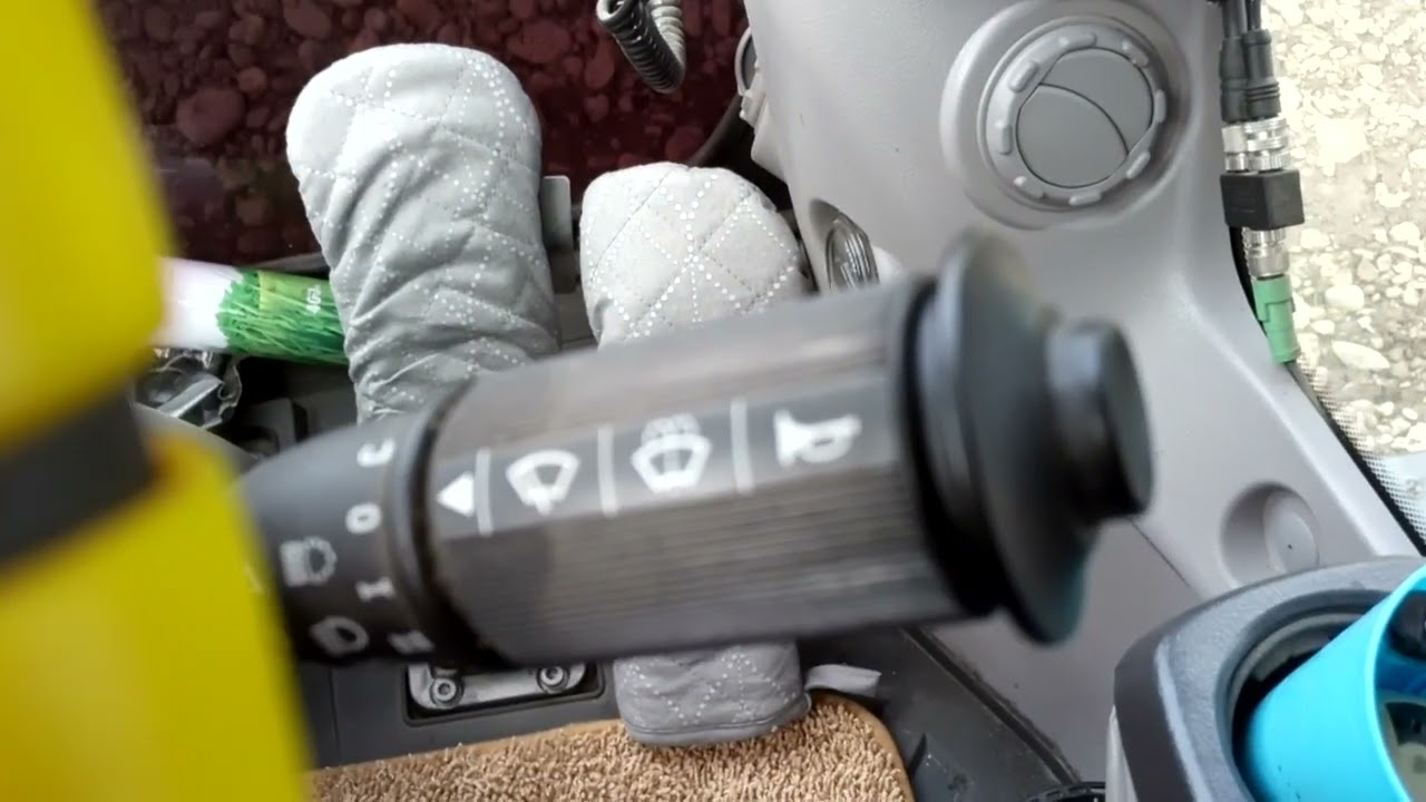 органы управления экскаватора Volvo ew 205d.