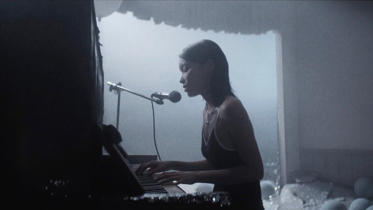 Lexie Liu - Bad Dream (Official Video)