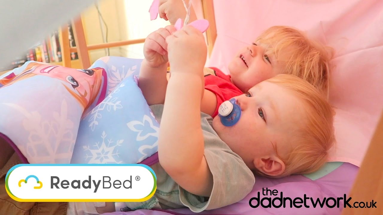 The Dad Network test out the ReadyBed | #ad