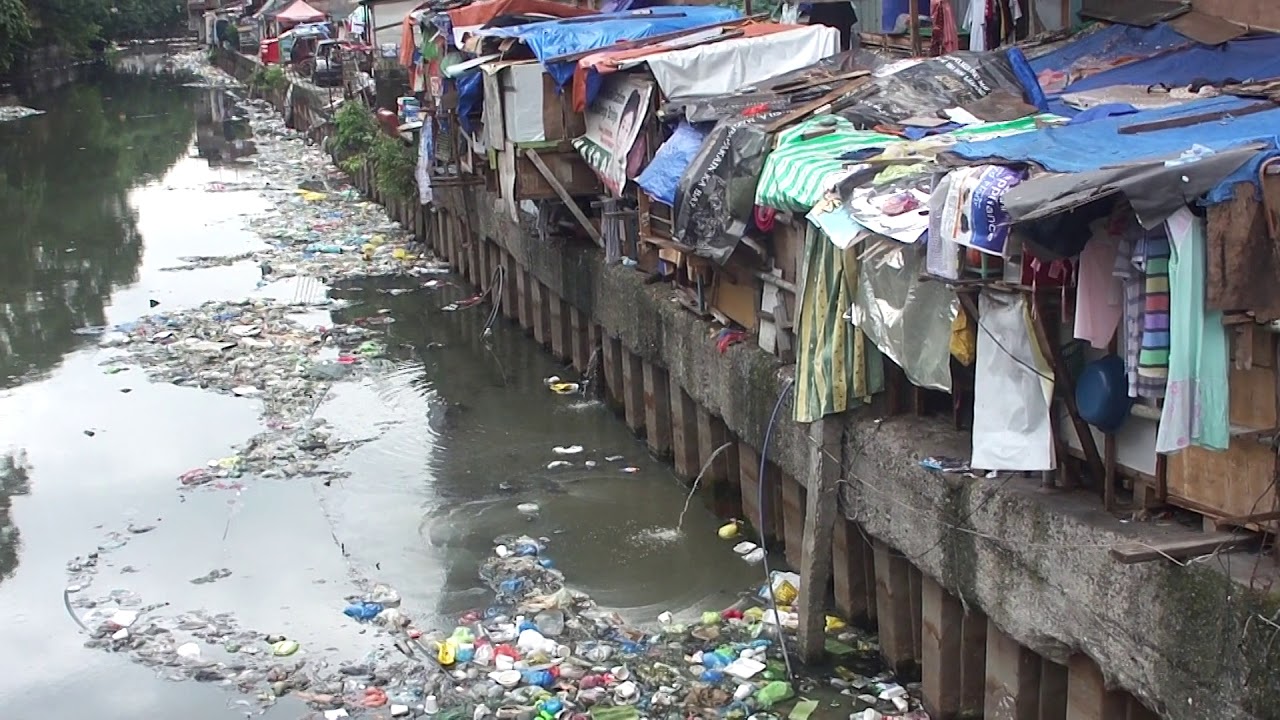 File footage - Creek, canal, water pollution (Quiapo, Manila; 11-04-2014) HD