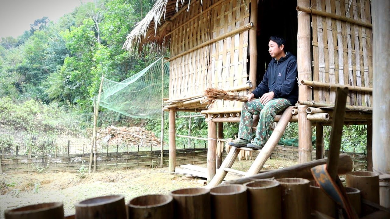 First Night in an Abandoned Hut | Solo Survival by the Hidden Lake
