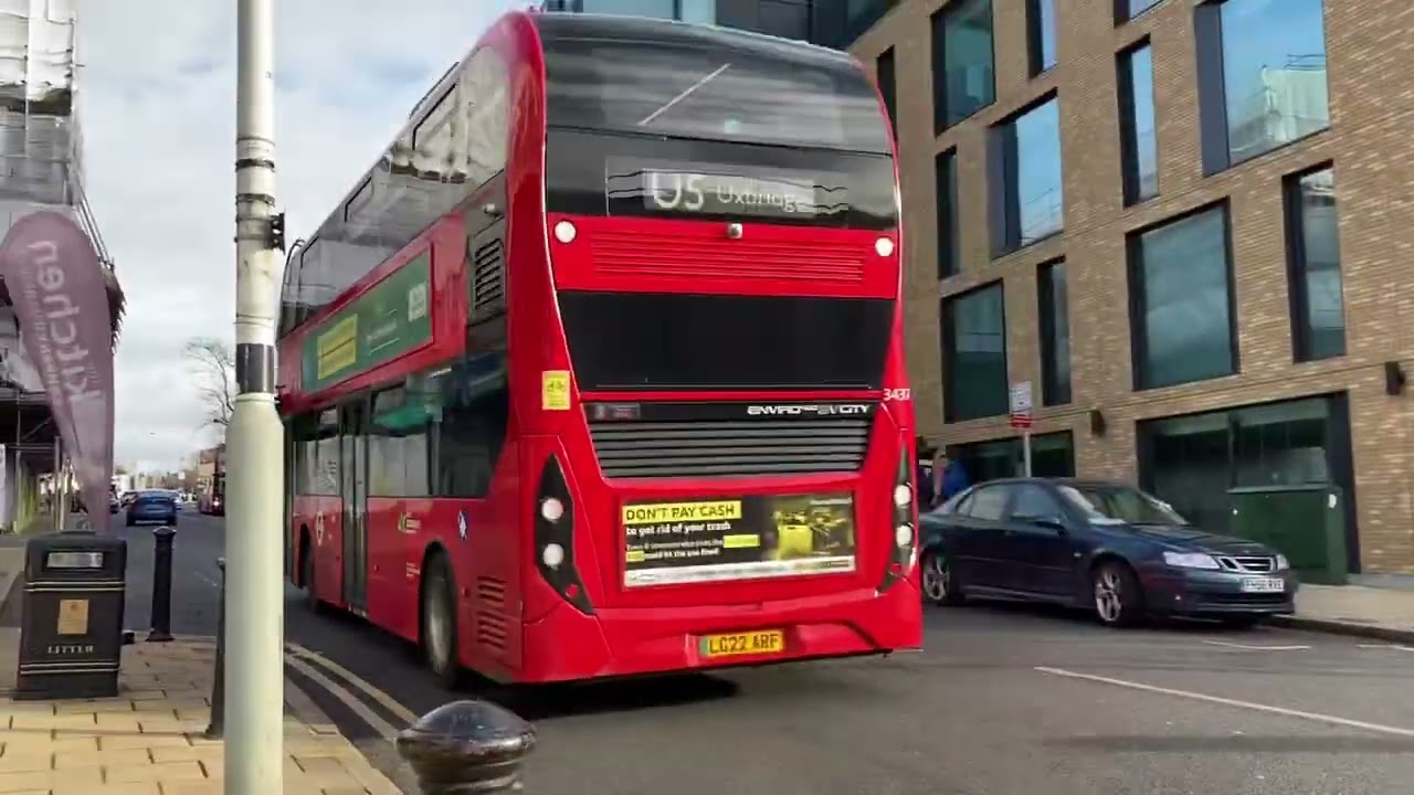 Buses in Uxbridge December 2022