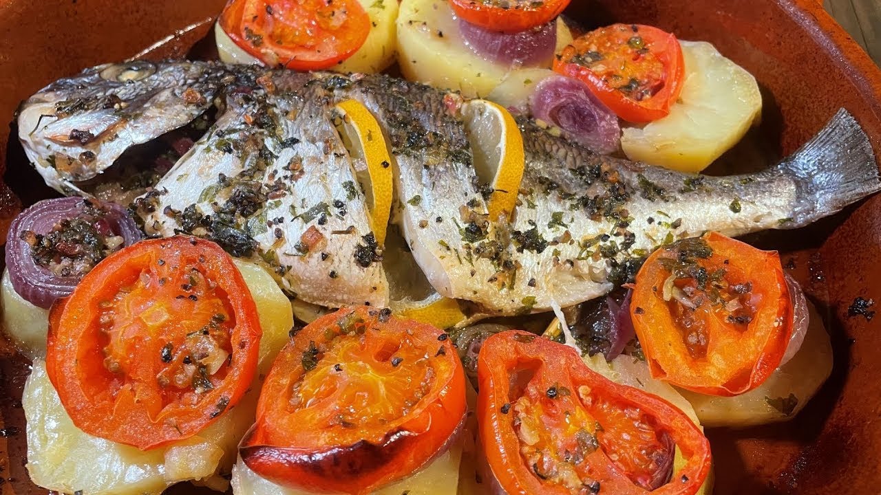 тагра. вся рыба в духовке. السمك المغربي. Очень вкусно.