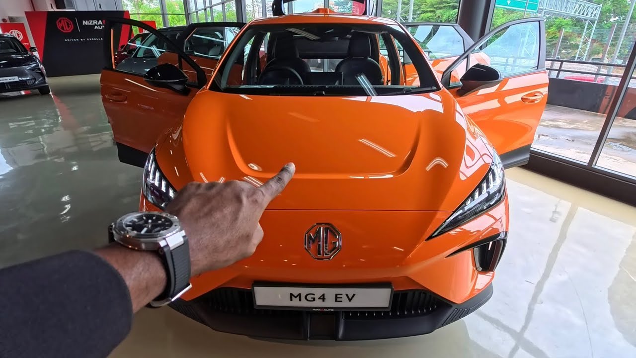 POV! Новинка 2025 года! MG4 EV Standard в цвете Volcano Orange