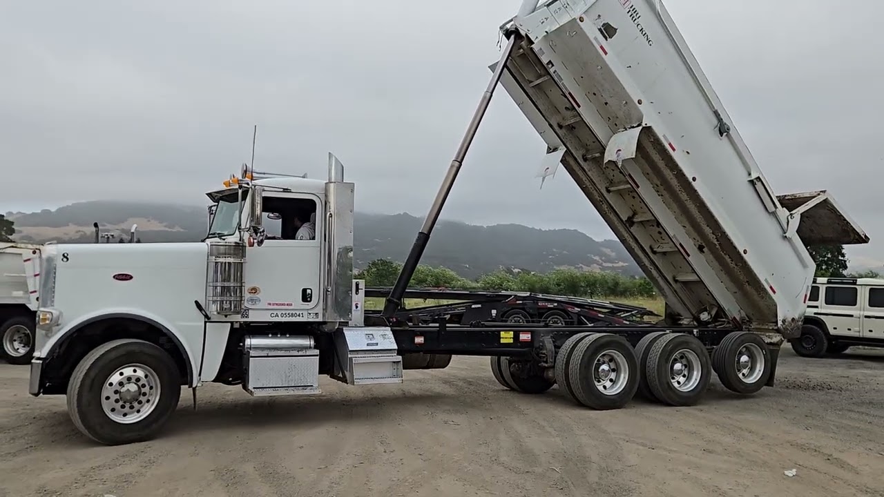 2022 Peterbilt 389 Operational