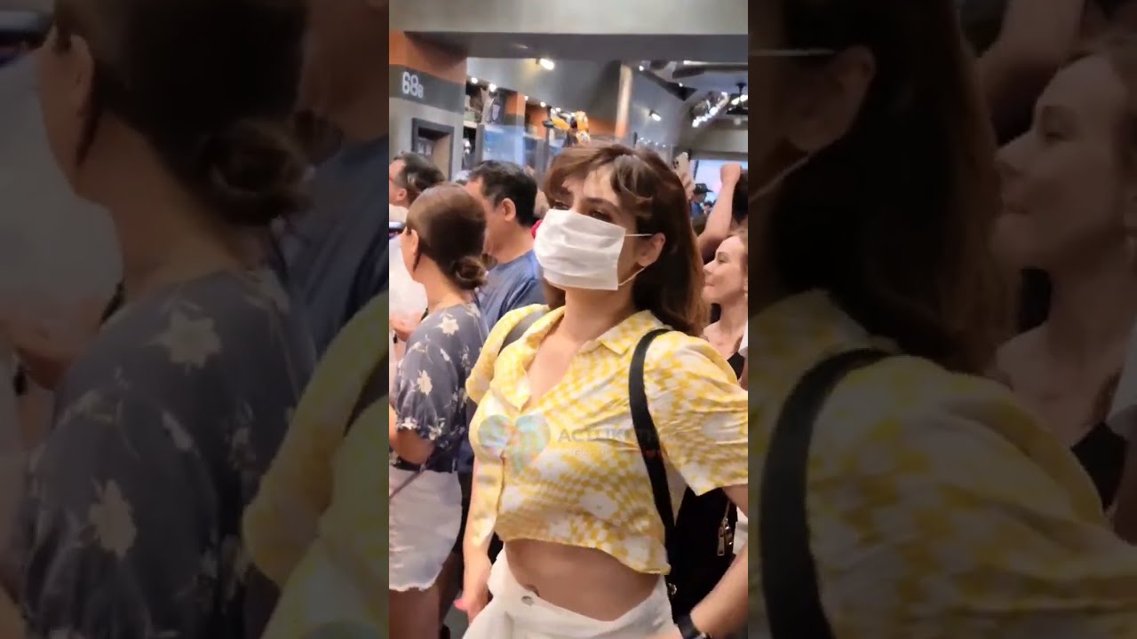 Sherin cute look video | 