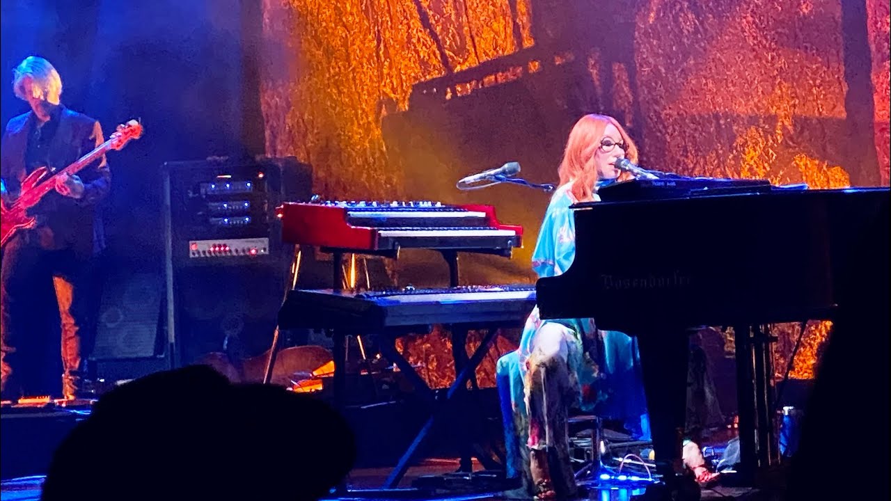 Tori Amos Bouncing Off Clouds Rochester NY 2022