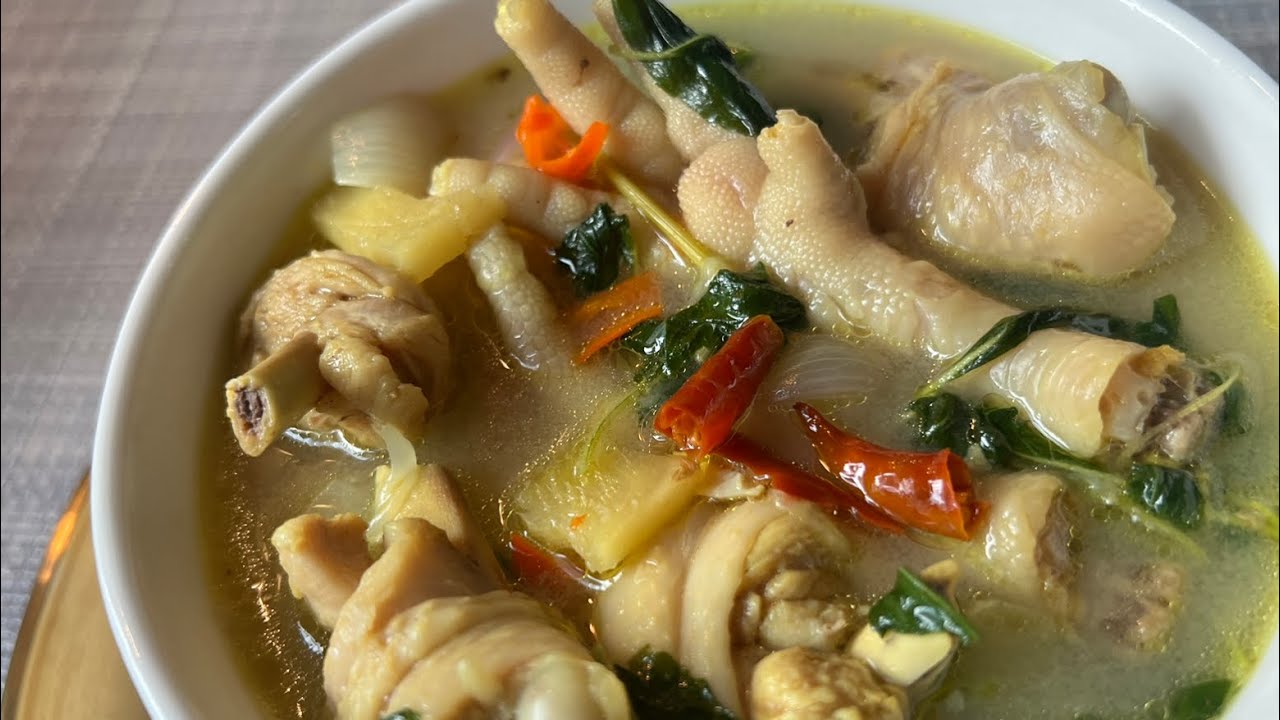 ရှူးရှဲကြက်ခြေထောက်စွတ်ပြုတ် ချဉ်စပ် Hot Chicken Soup