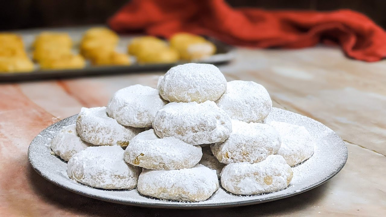 Греческое масляное печенье с сахарной пудрой (Kourabiedes)