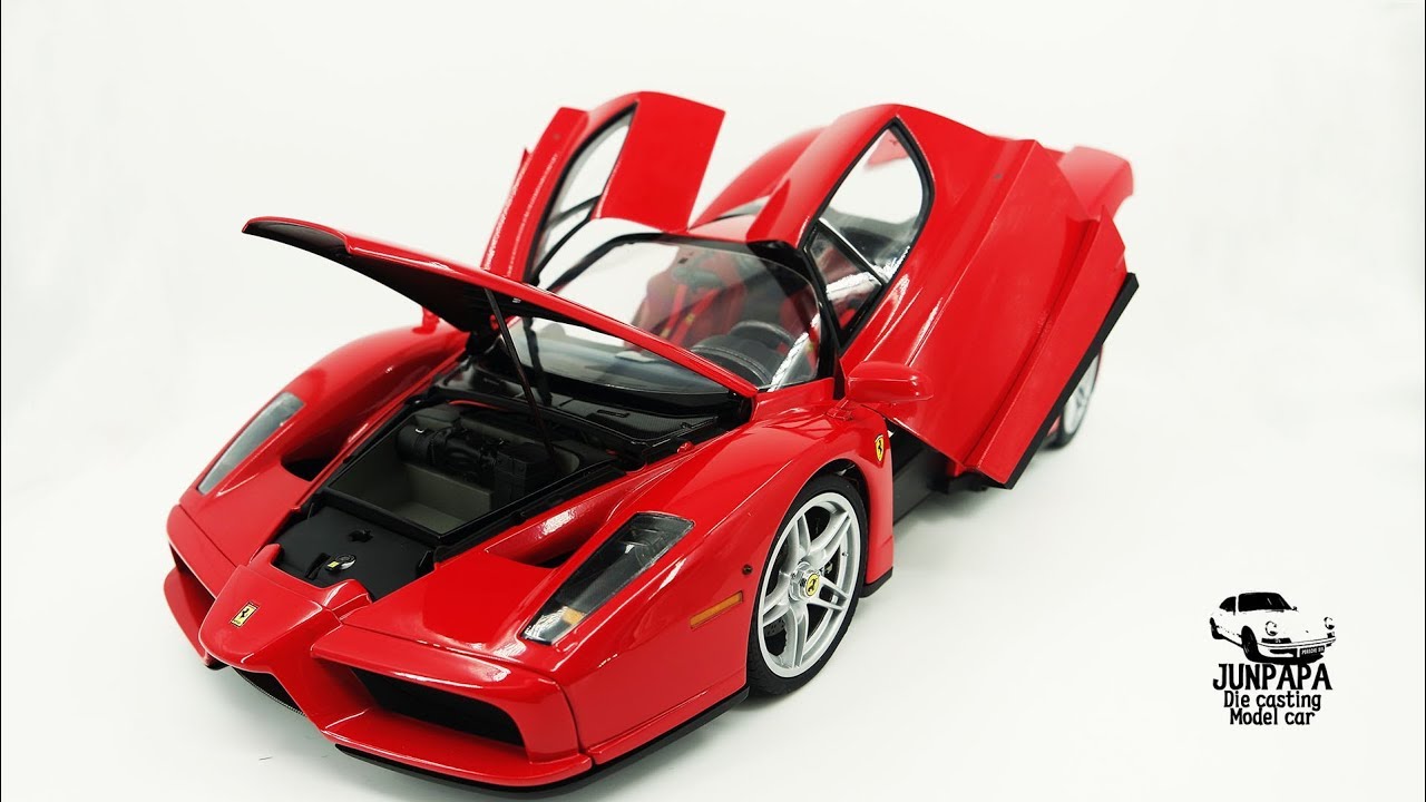 Постройте идеальный маленький Enzo Ferrari шаг за шагом на своем столе Том 1-65