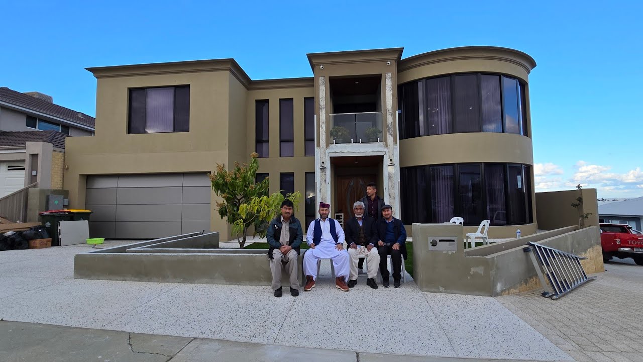House Warming. قدم خیری خانه # در شهر پیرت  استرالیا خانه که بالای چند میلیون دلار