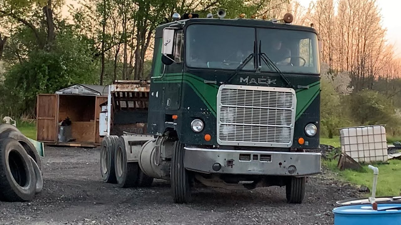 Mack Cruiseliner  EP. 3 RF  HUB repair and install