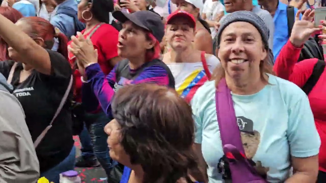 Militantes del PSUV de Lloviznando Cantos.