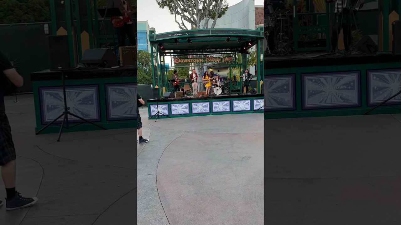 Disneyland California #livemusic