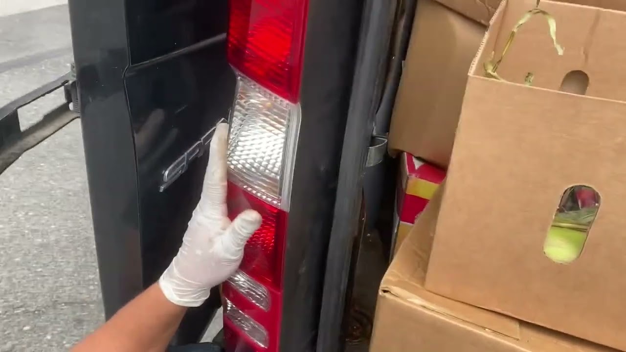 🔴How to change break light bulb on Mercedes sprinter 2017
