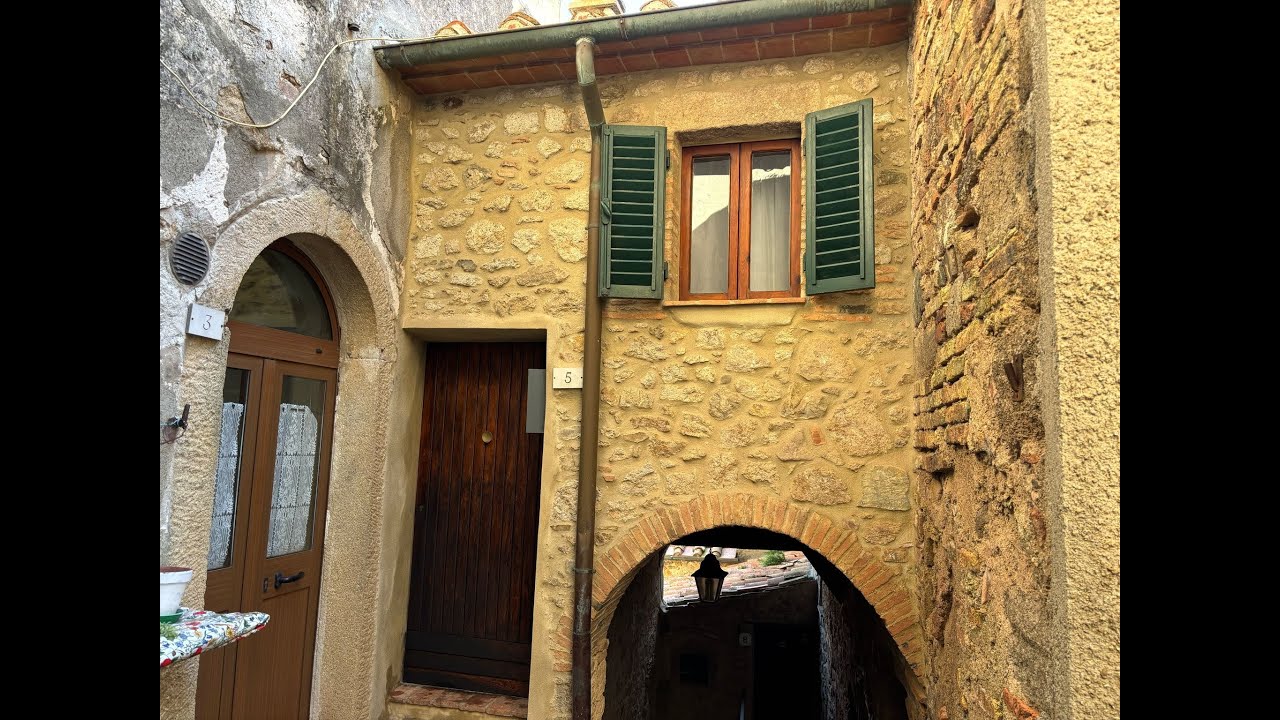 CASA NEL BORGO VECCHIO DI ROCCATEDERIGHI