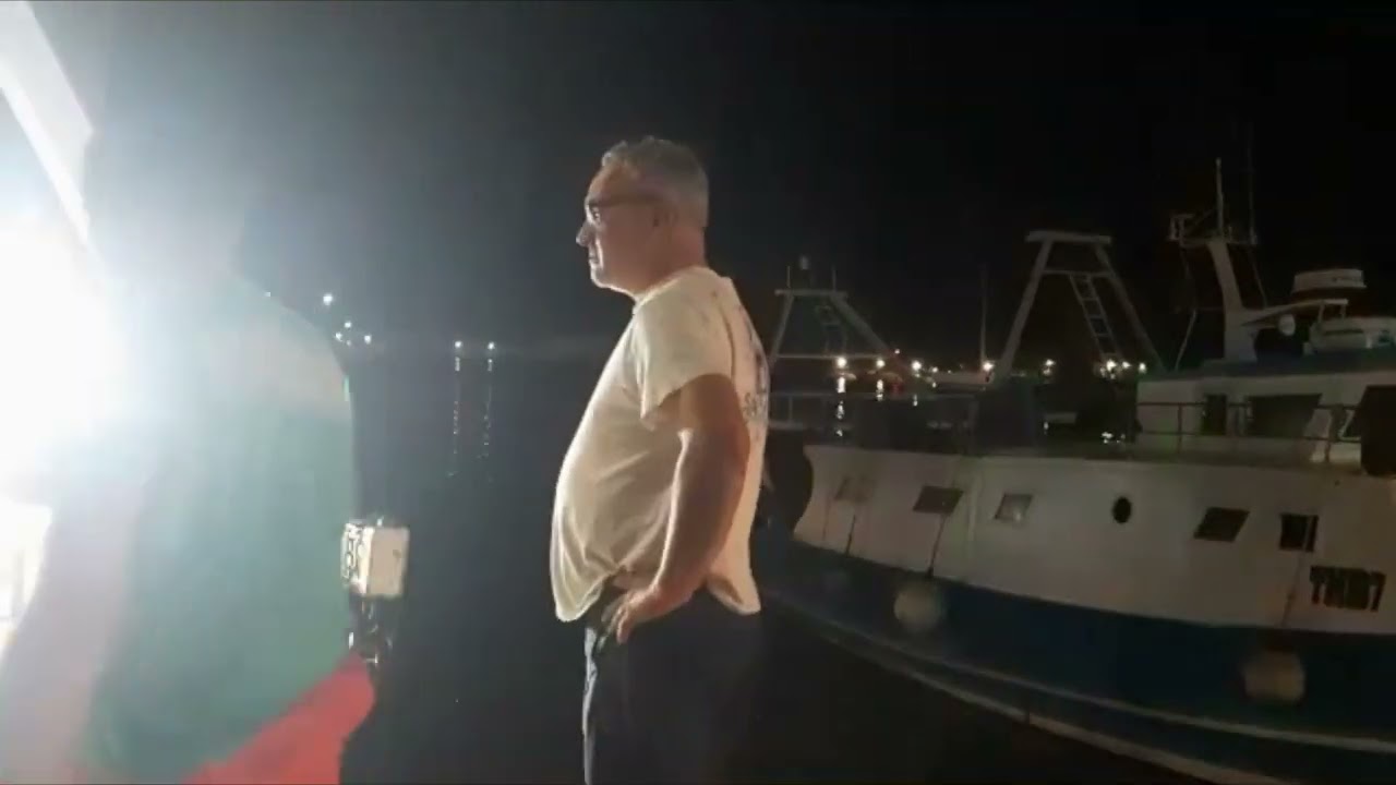 Pescherecci tornano dall'ultima battuta di pesca prima del fermo