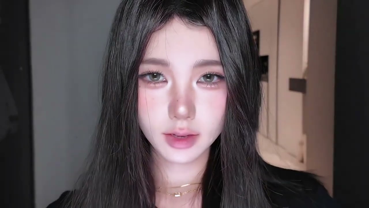 This wolf-themed Asian makeup look is just too refreshing 