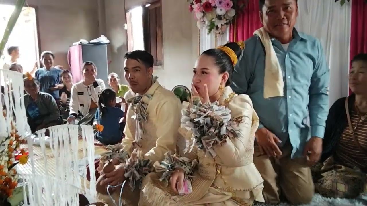 ປອນໄຄເຈົ້າສາວເຈົ້າບ່າວ