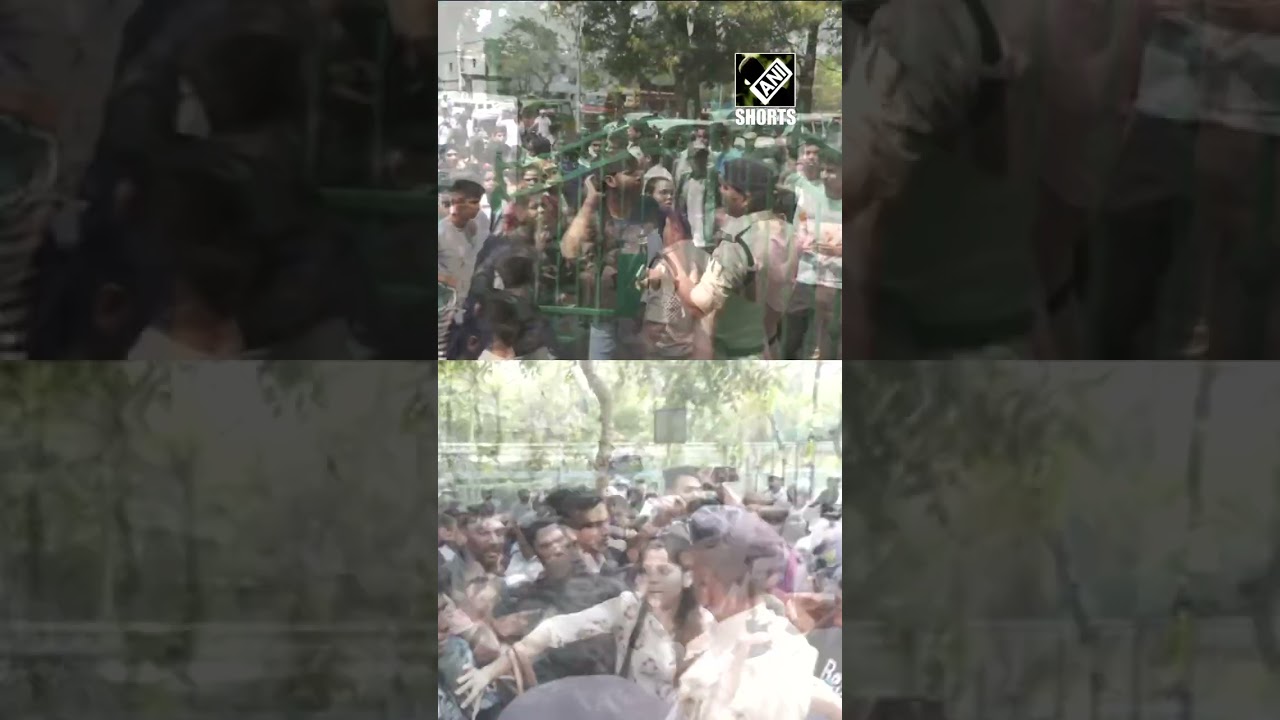 Bihar: Intermediate students hold protest in Patna over admissions in Colleges