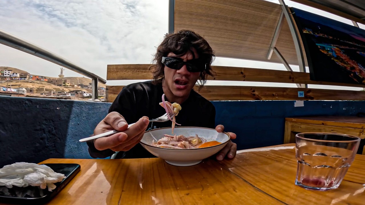 COMIENDO CEVICHE EN PERU