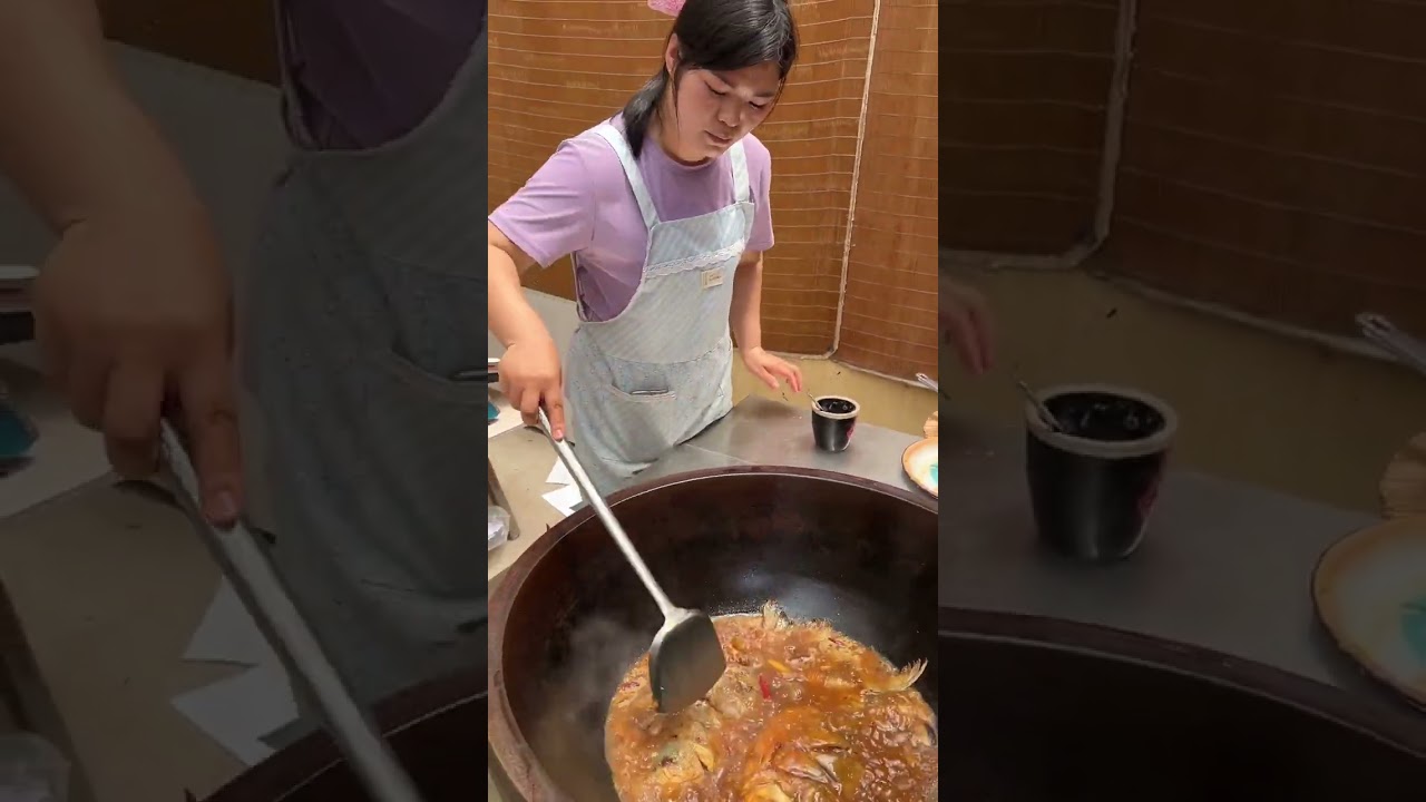 今天我妹一家在我家吃饭，整了几个菜，在大锅炖的鱼，味道太香了#农村家常饭