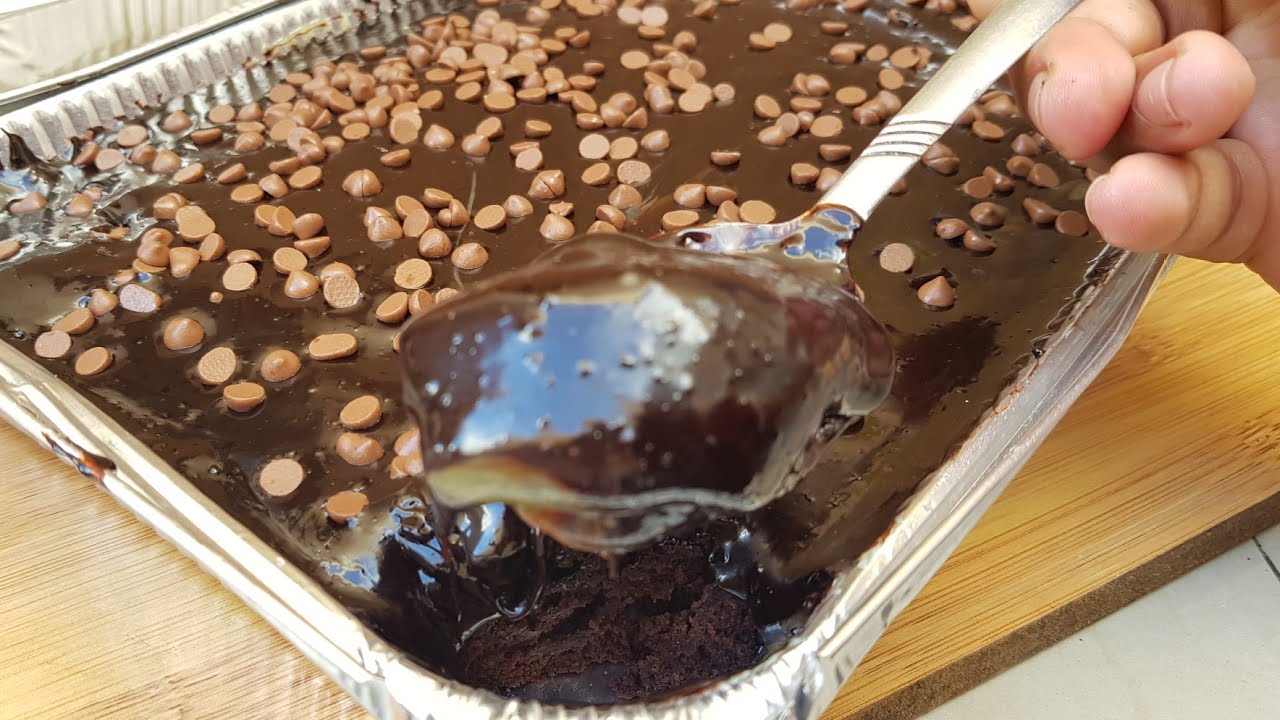 BRIGADEIRO CAKE/MOIST CHOCOLATE CAKE LAYER WITH CARAMEL AND CHOCOLATE BRIGADEIRO/CONDENSED MILK